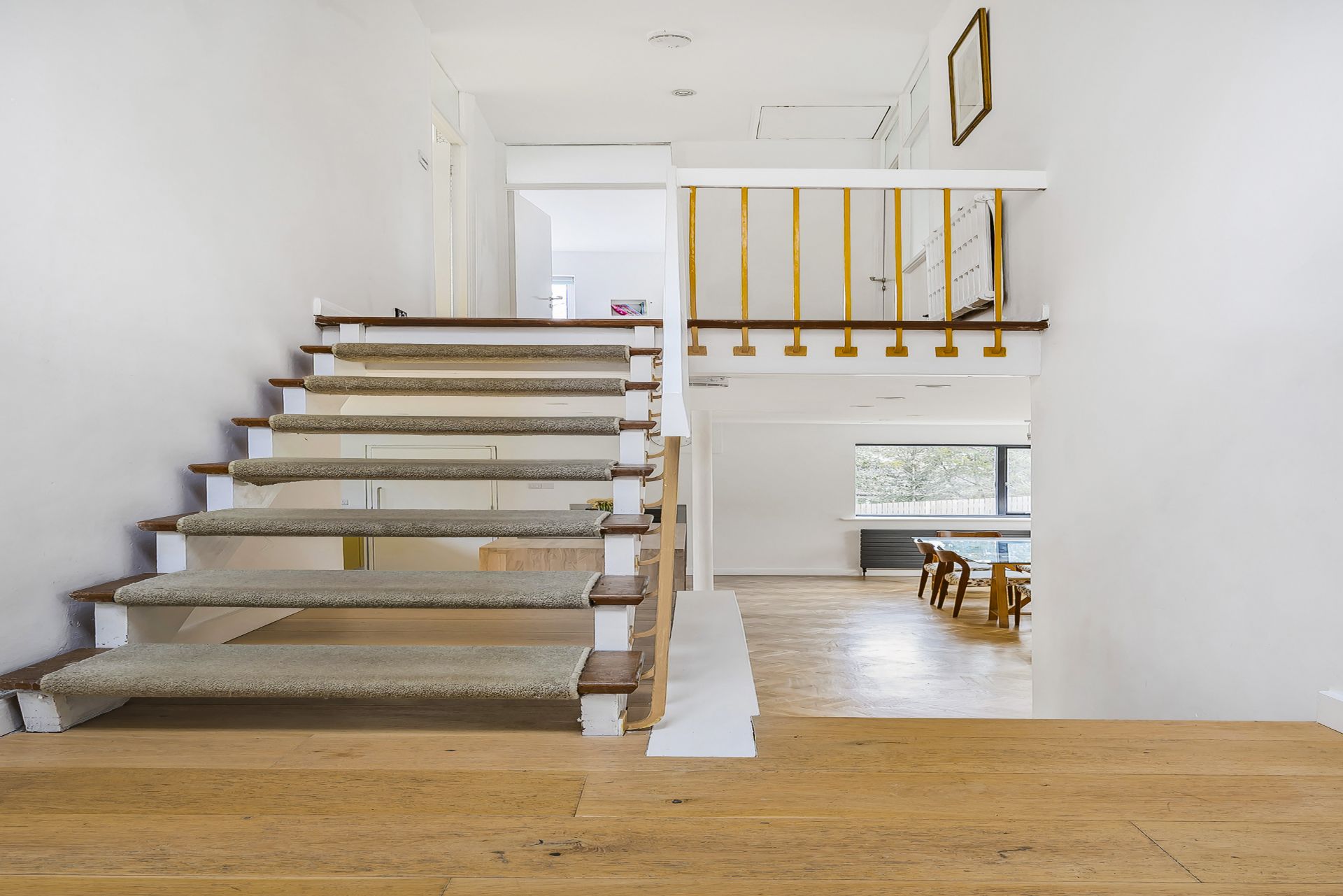 25 Longdown Road, Farnham Keats Fearn