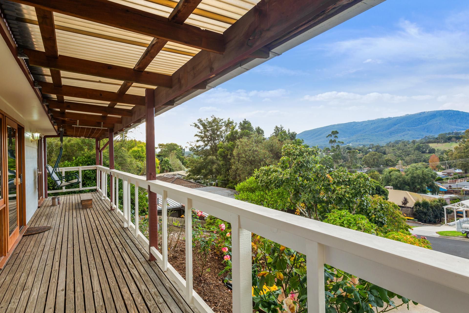 6 Glenwright Avenue, Woori Yallock OBrien Real Estate