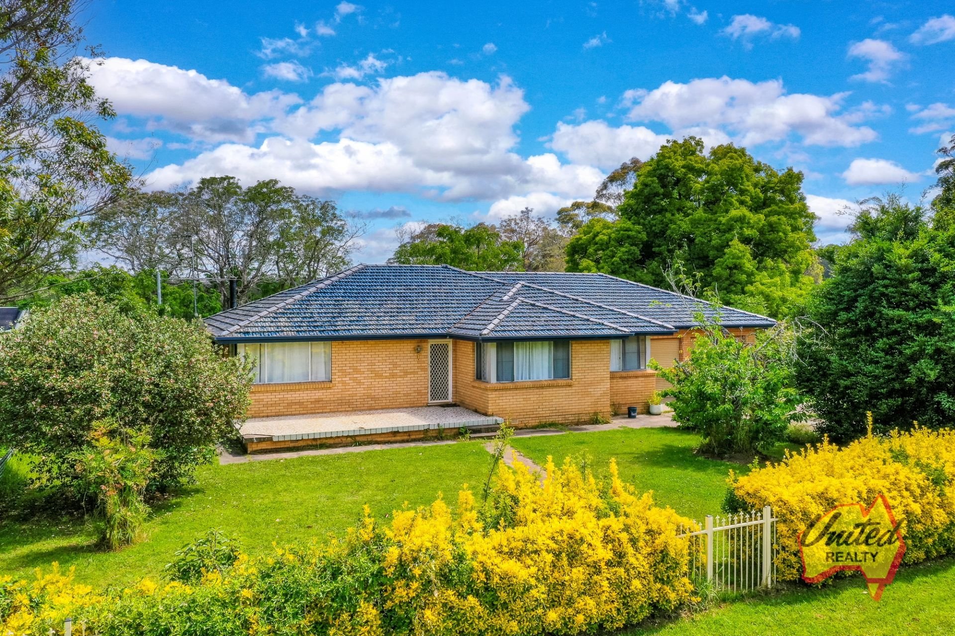 325 Oaks Road, Thirlmere United Realty