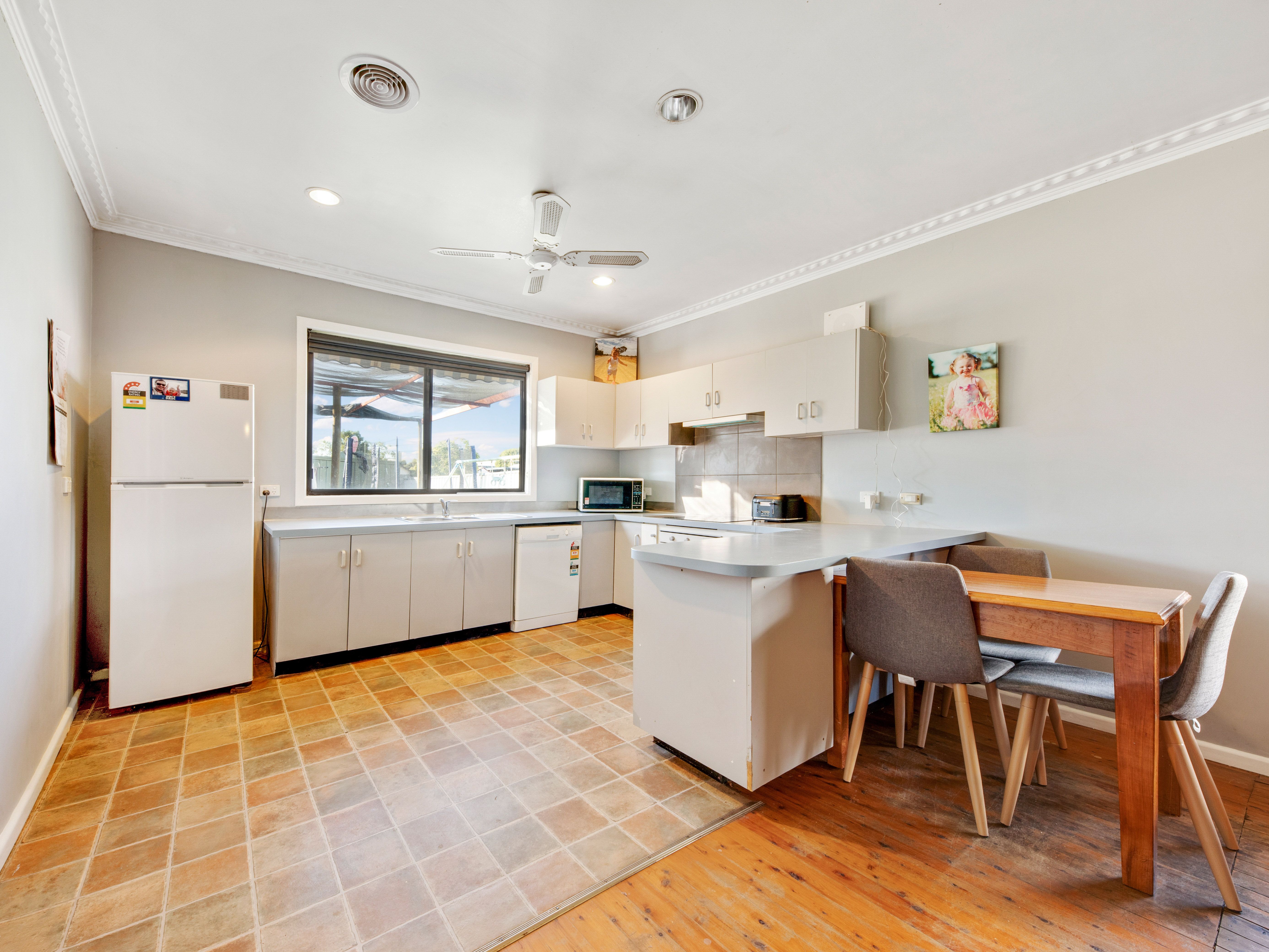 Real Estate For Sale 285 Honour Avenue Corowa , NSW