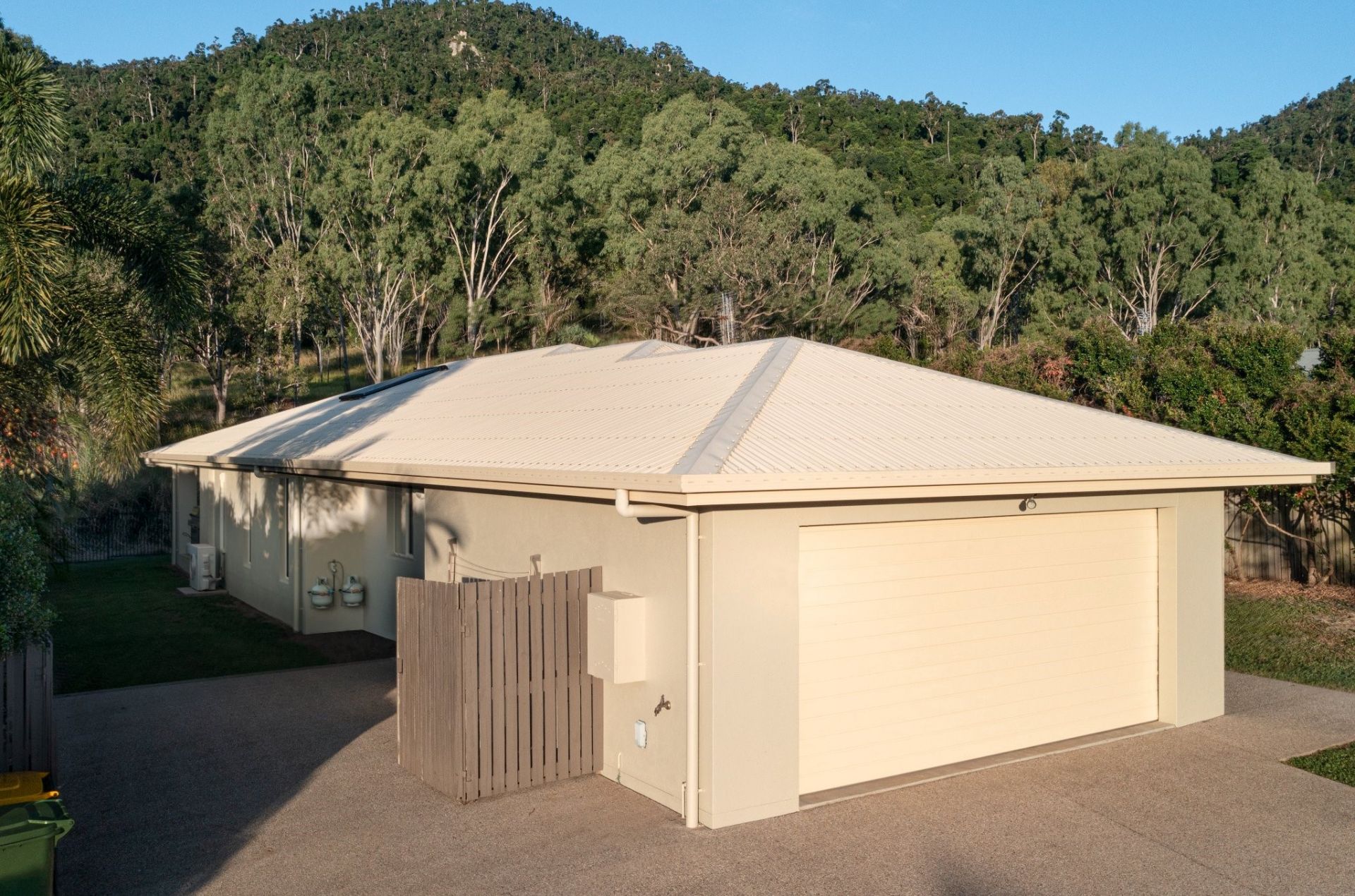 25 Endeavour Circuit, Cannonvale Taylors Property Specialists