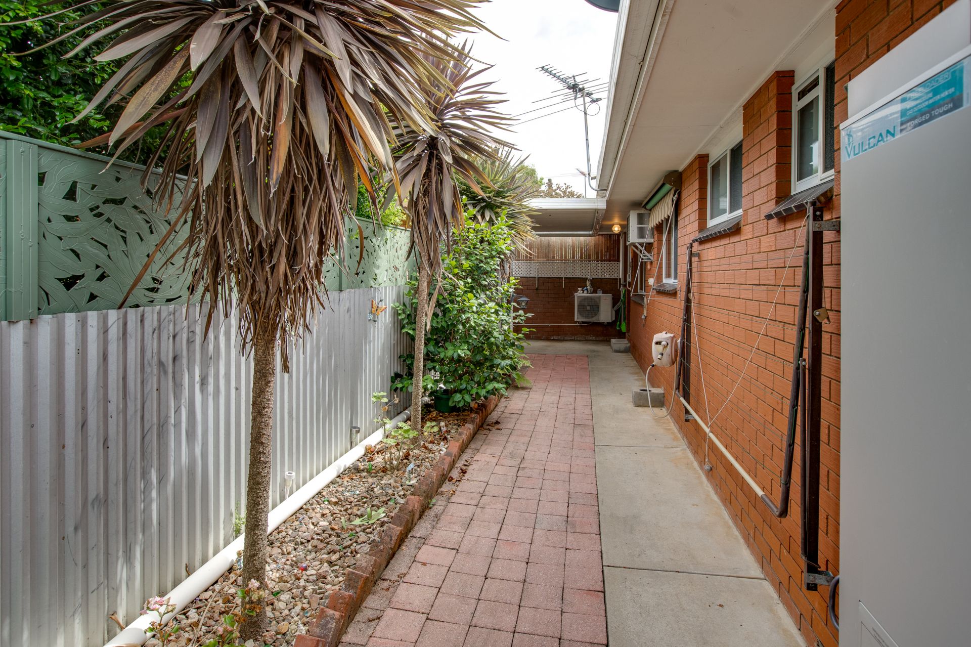 1/473 Neville Street, Lavington Gilson Yonson Real Estate