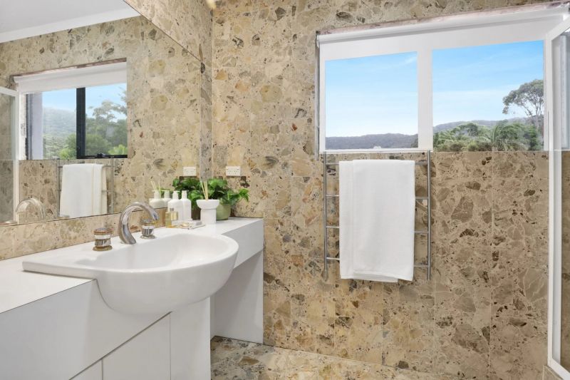 Real Estate For Lease 2 Tolson Place Balgownie , NSW