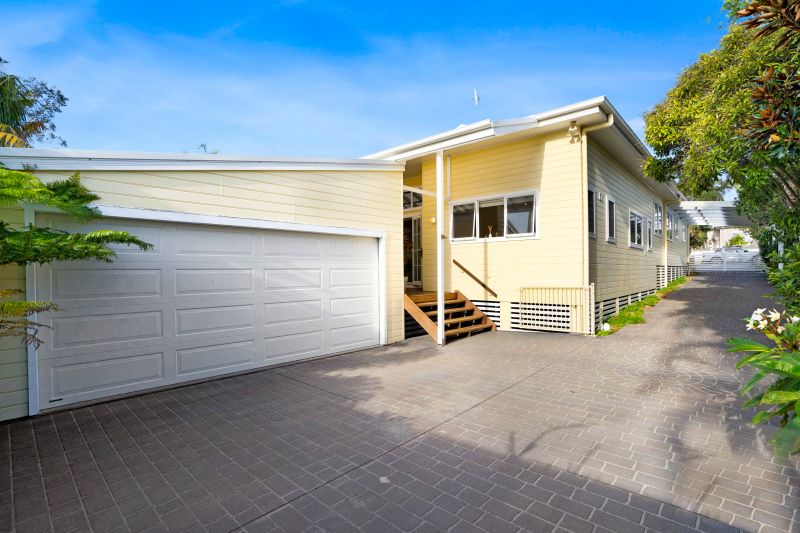 Real Estate For Sale 61 Lakin Street Bateau Bay , NSW