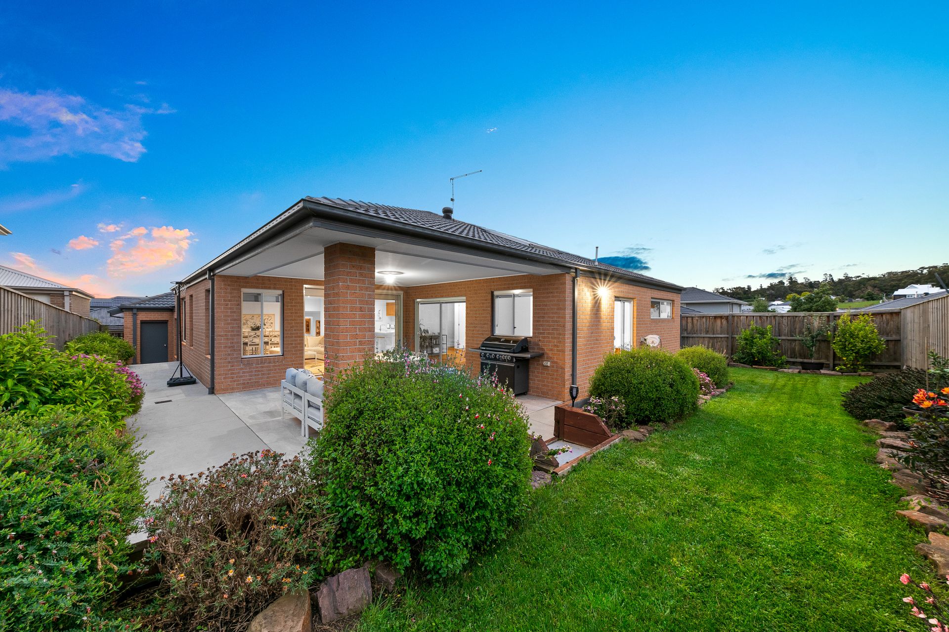 11 Petworth Rise, Officer OBrien Real Estate