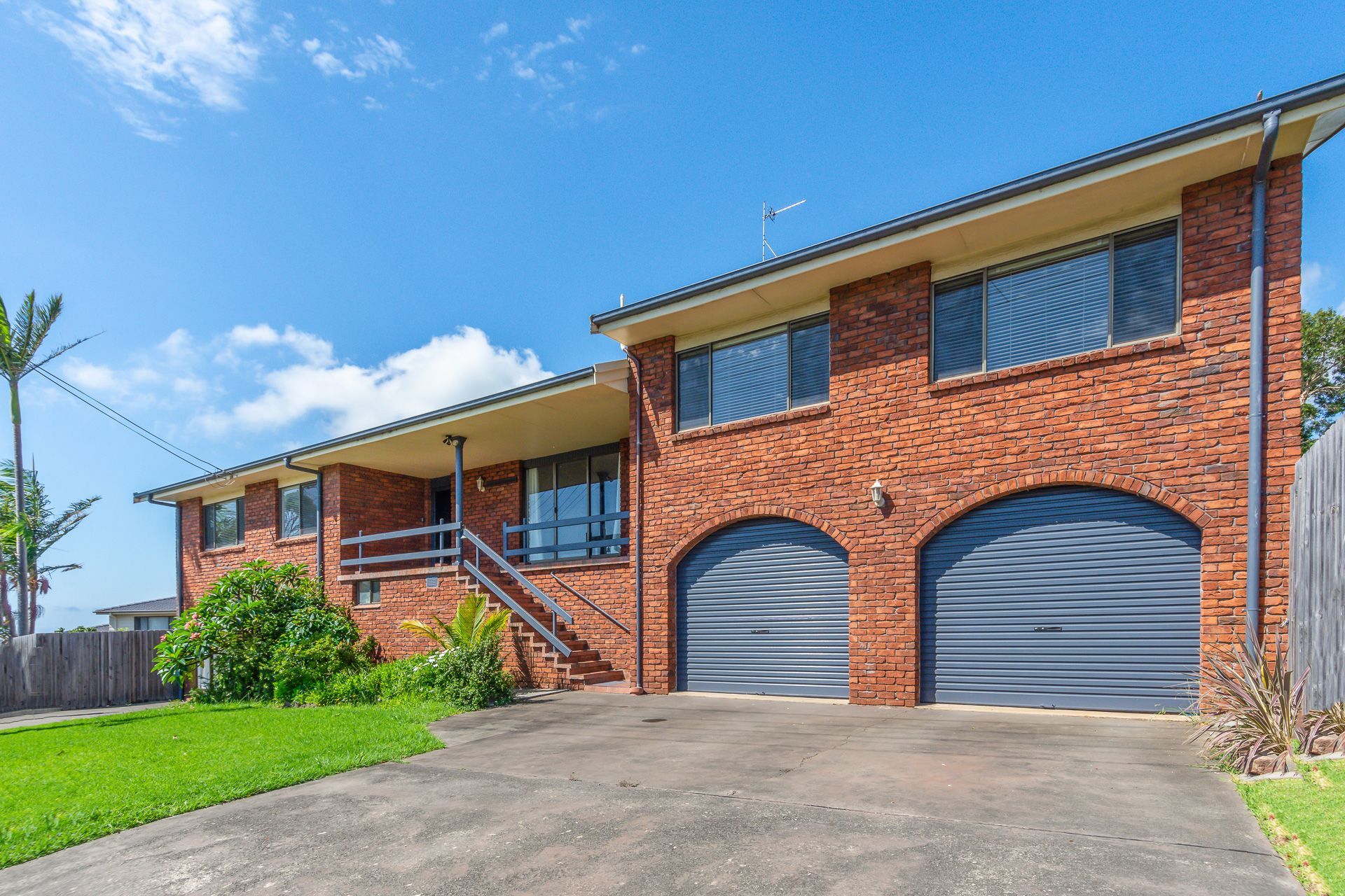 8 South Kiama Drive, Kiama Heights First National Coast & Country