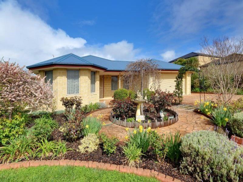 Real Estate For Sale 12 Summerfield Drive Mornington , VIC