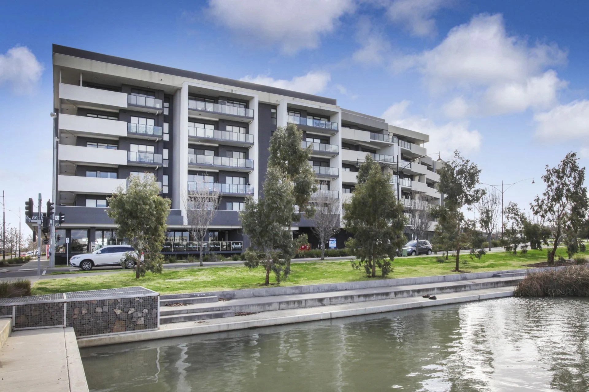 153/73 Lake Street, CAROLINE SPRINGS Sweeney Estate Agents