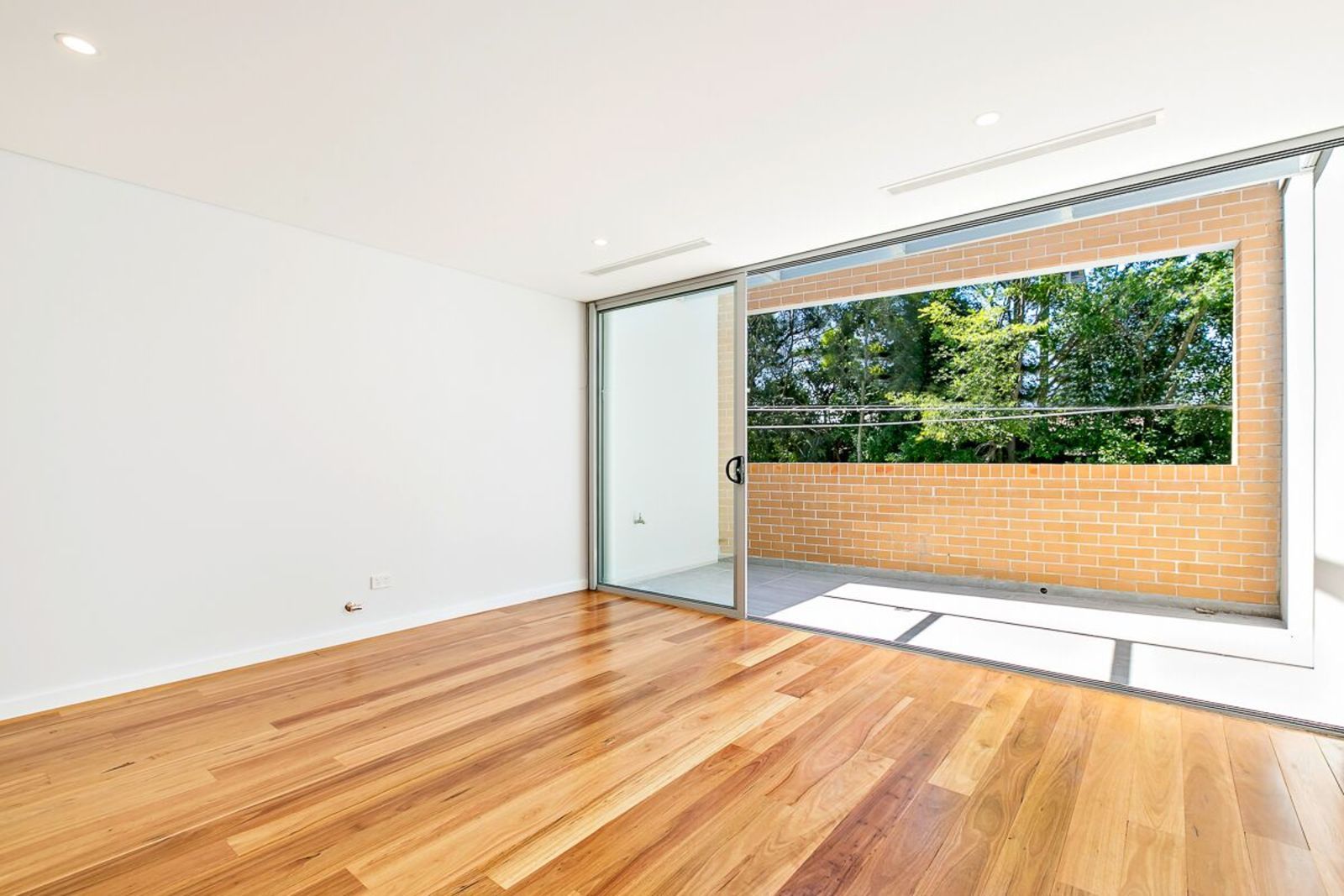 Real Estate For Lease 39A Trafalgar Street Enmore , NSW