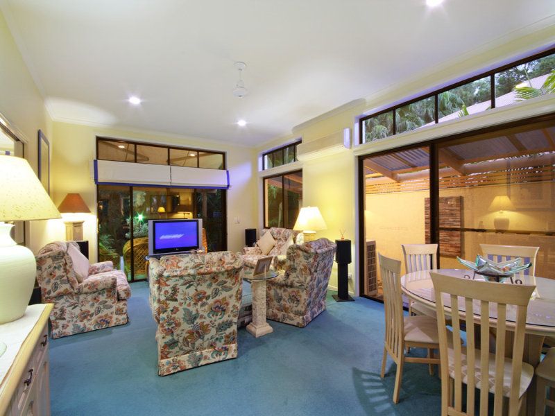 Real Estate For Sale 66/1 Poinsettia Court 'Emerald Springs