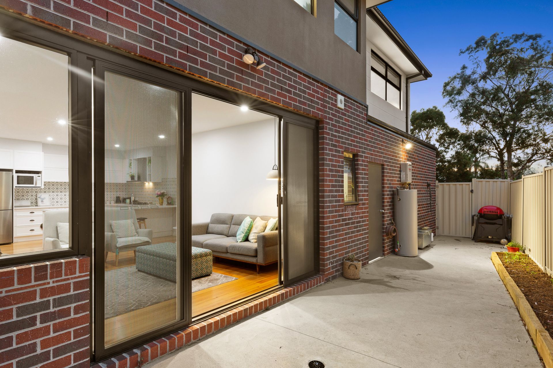 Real Estate For Sale 182 Mill Park Drive Mill Park , VIC