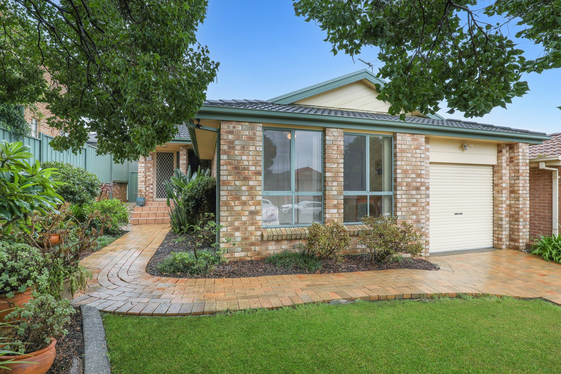 Real Estate For Sale 54 The Circuit Shellharbour , NSW