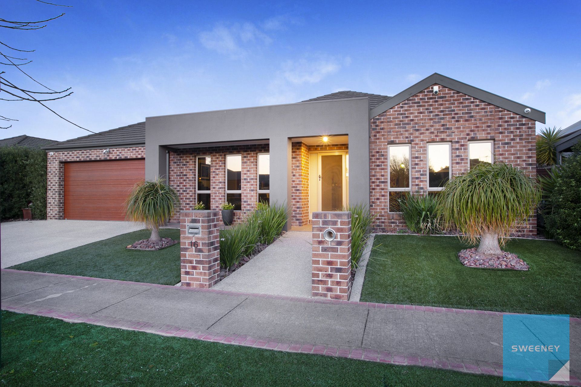 16 Great Barr Crescent, CAROLINE SPRINGS Sweeney Estate Agents