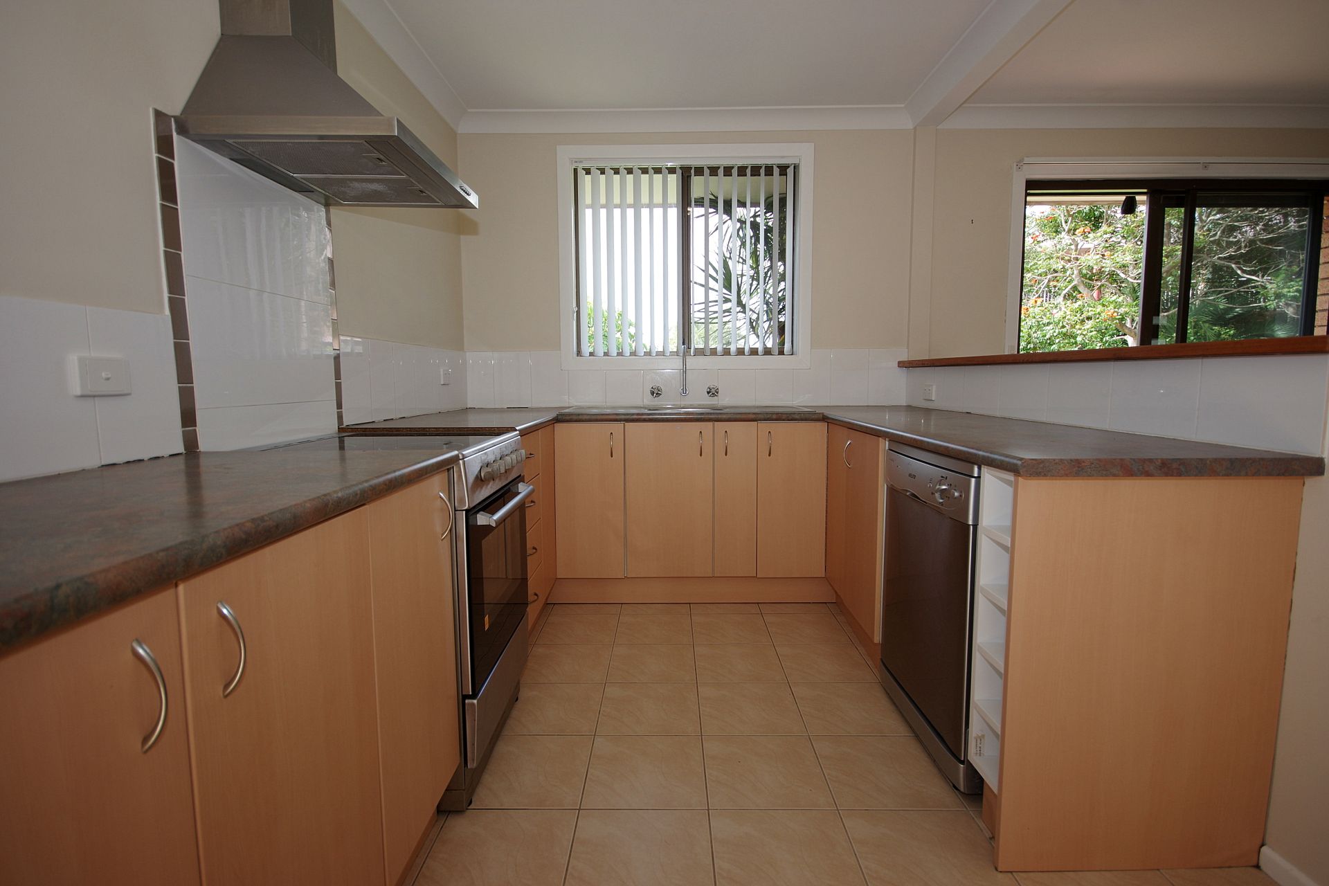 Real Estate For Lease 18 Karuah Avenue Coffs Harbour , NSW