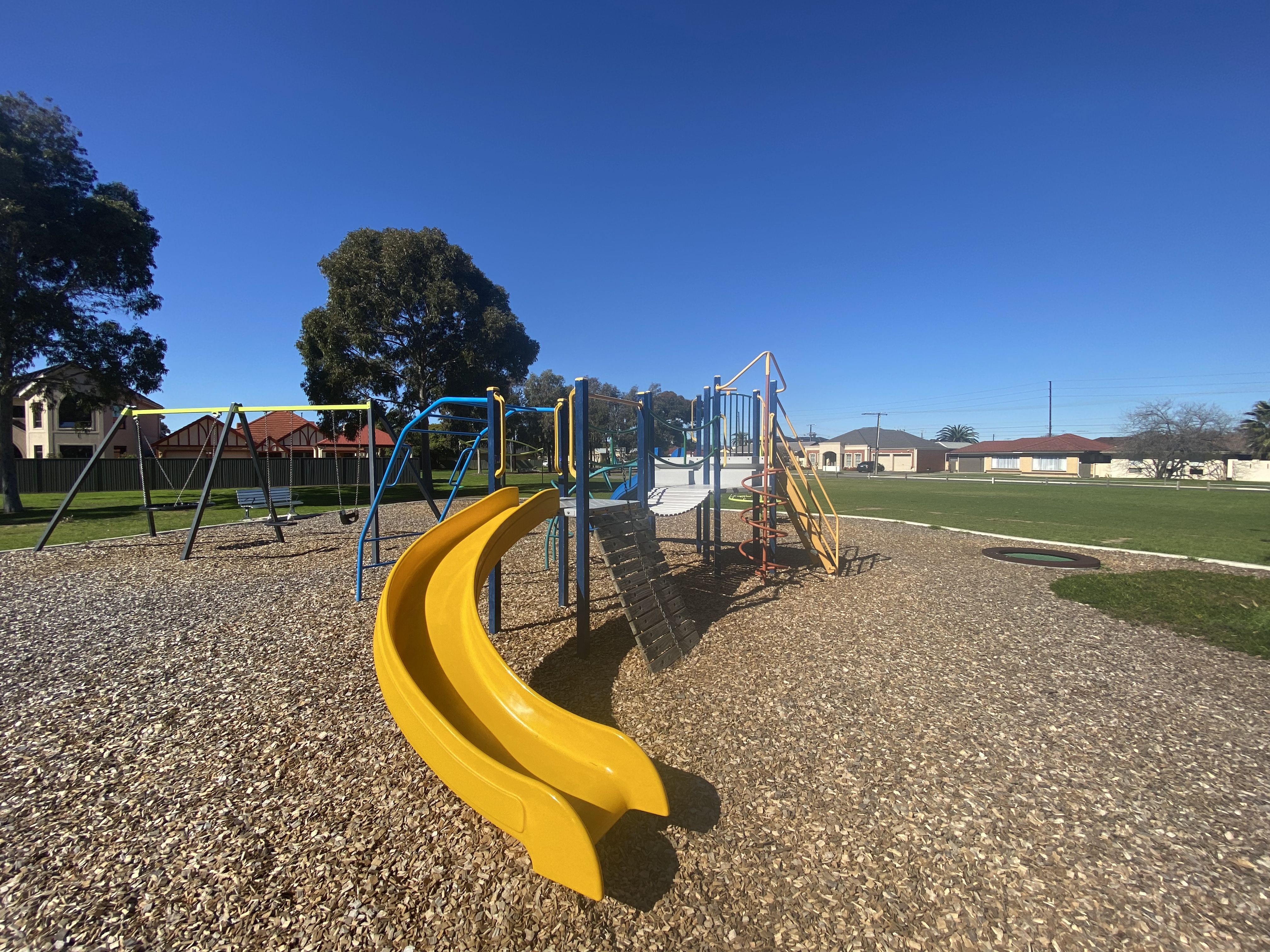 Real Estate For Sale 9a Wilford Avenue Seaton , SA