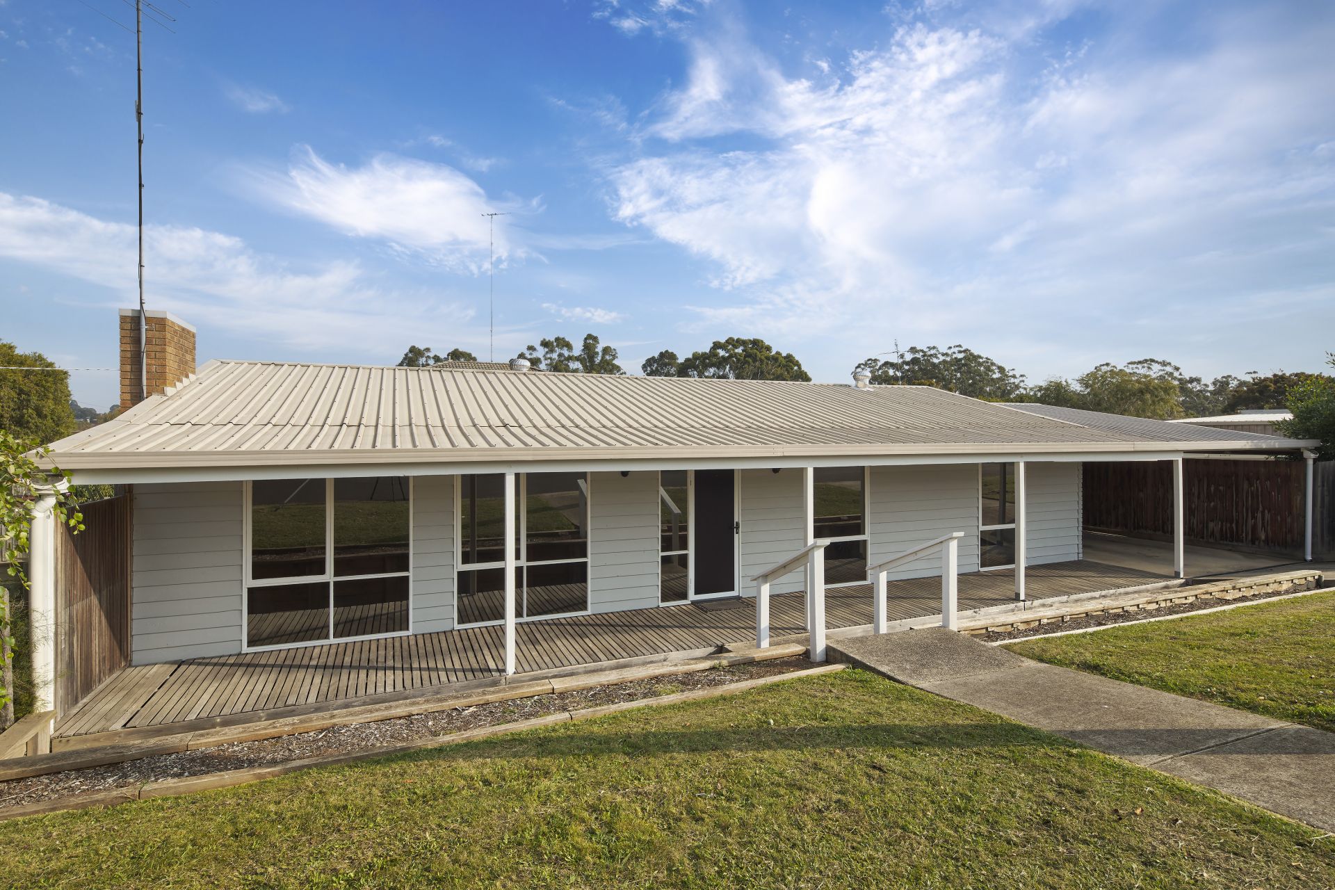 2 Holland Street, Drouin OBrien Real Estate