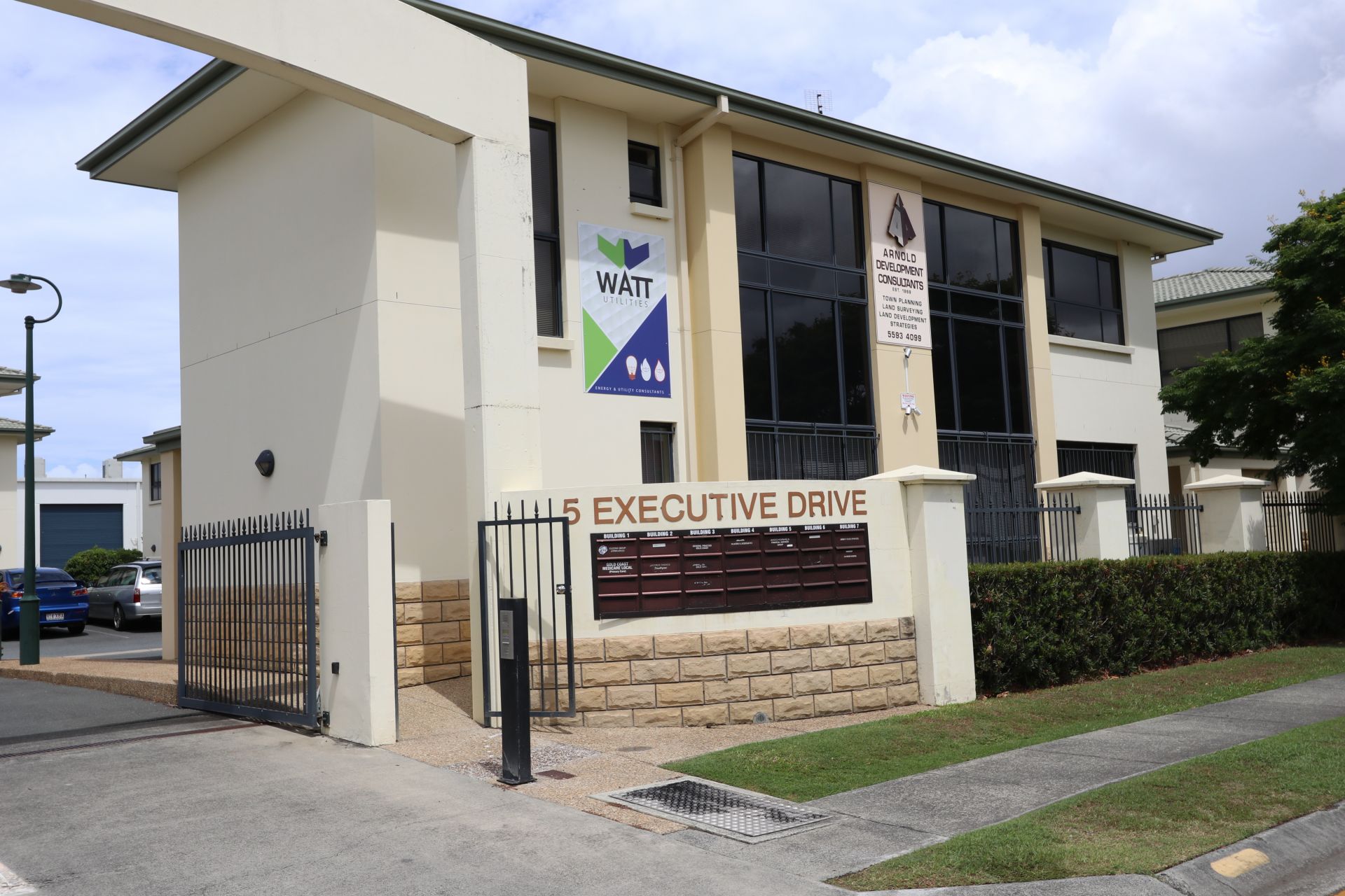 7B/5 Executive Drive, Burleigh Heads Lacey West