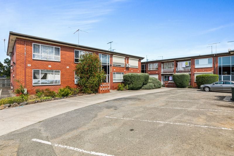 21/437 Ballarat Road, SUNSHINE Sweeney Estate Agents