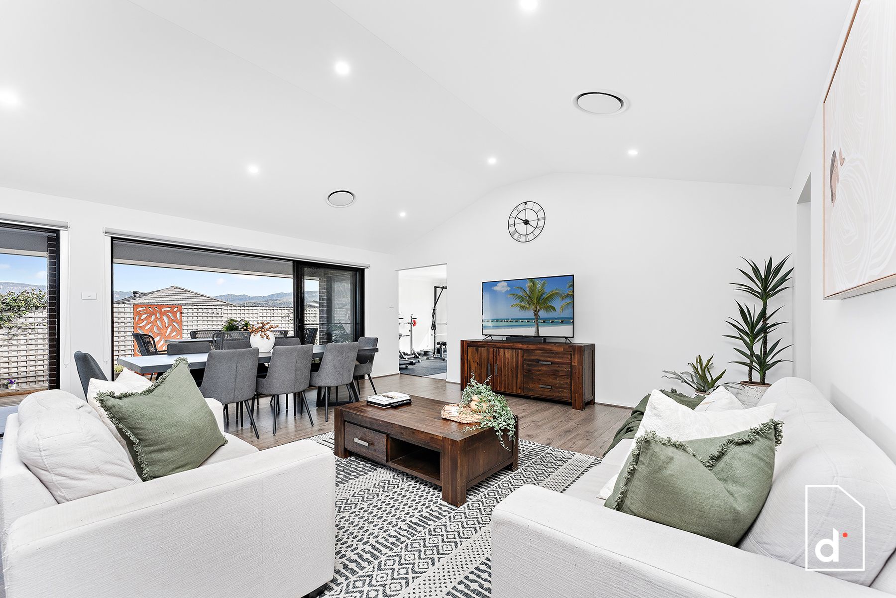 Sold property 975000 for 8 Huskisson Street Tullimbar , NSW 2527