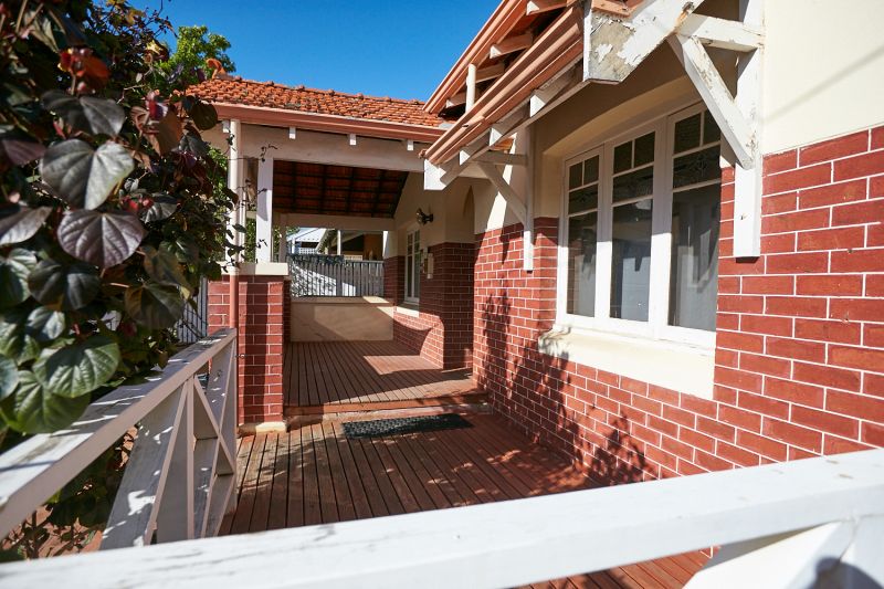 6 Clydesdale Street, BURSWOOD WELSH Real Estate