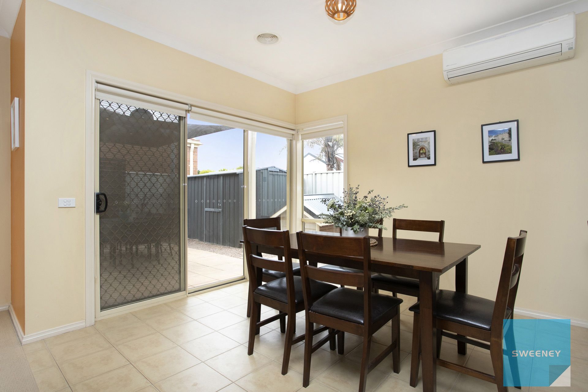 8 Millstream Way, CAROLINE SPRINGS Sweeney Estate Agents