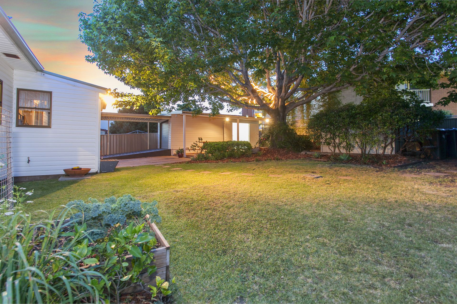 Sold property 608000 for 9 Davidson Avenue Woonona , NSW 2517