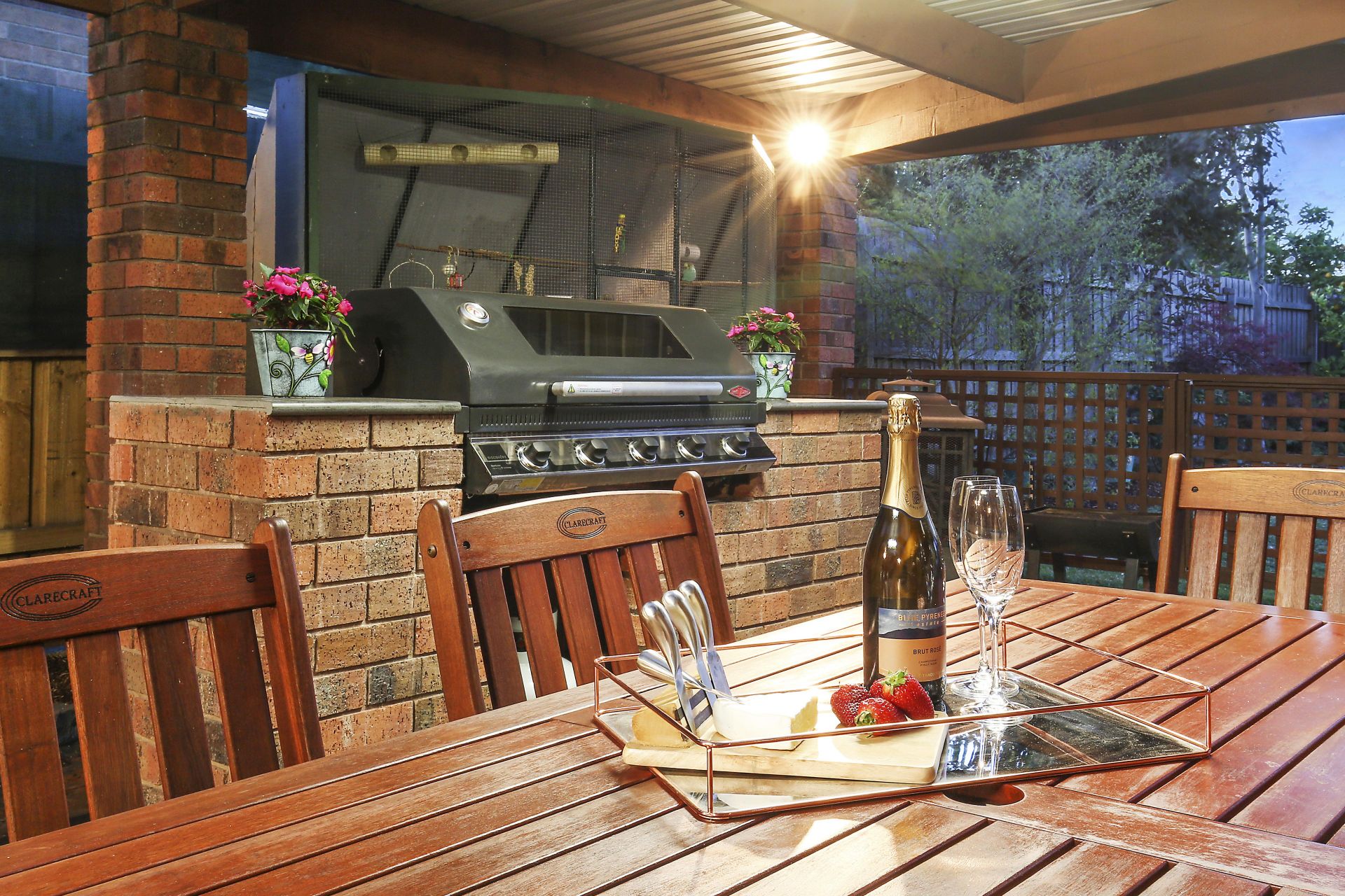 Real Estate For Sale 102 Centenary Drive Mill Park , VIC