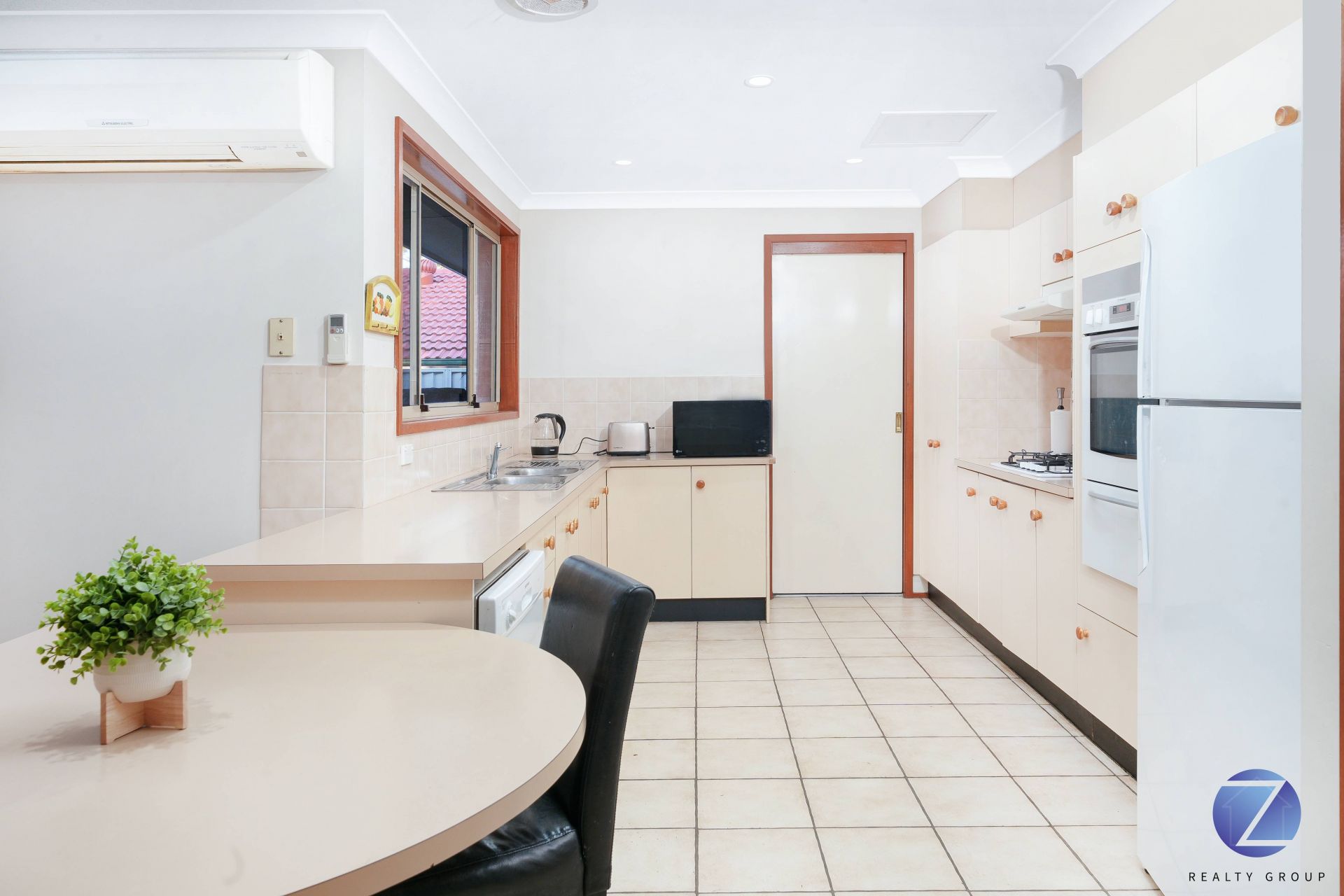 10 Shannon Place, Kearns Z Realty Group