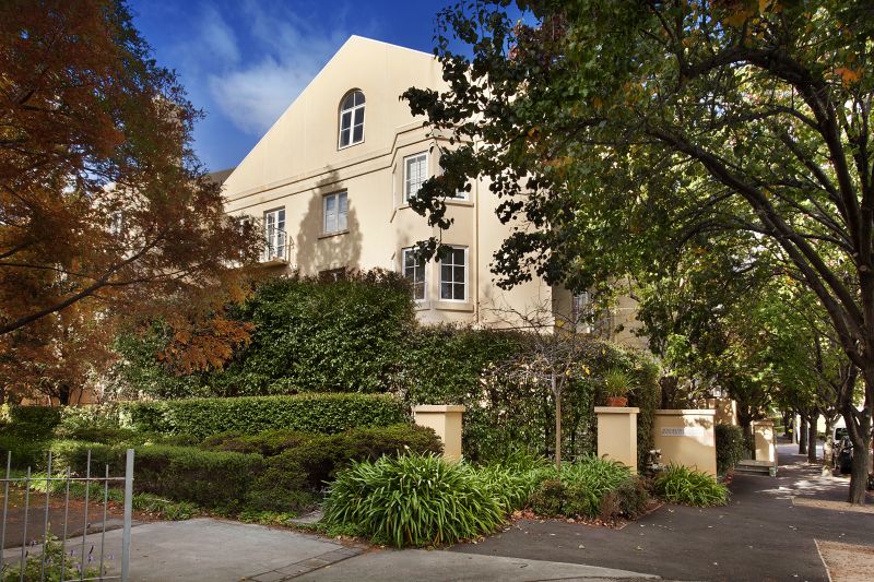 Real Estate For Lease 32/1 Wellington Crescent East Melbourne , VIC