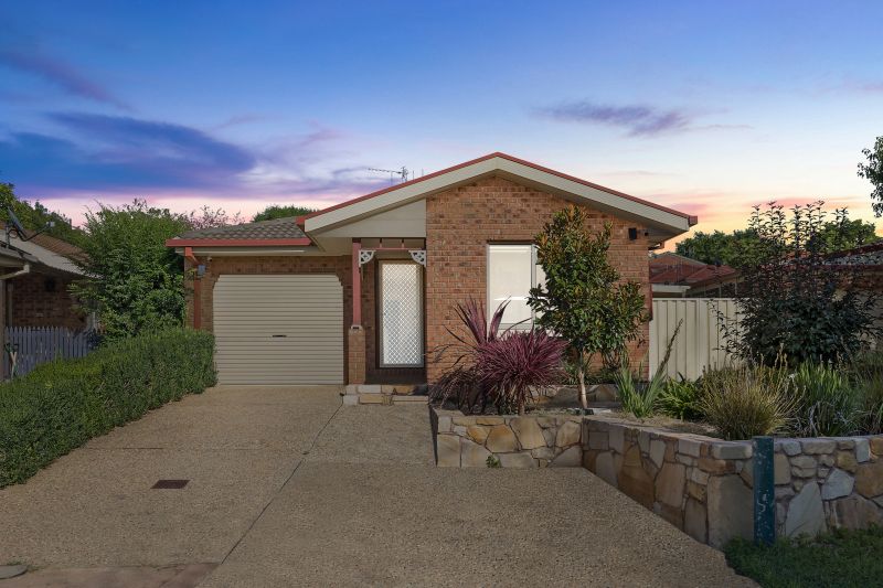 Real Estate For Sale 15 Saxby Close Amaroo , ACT