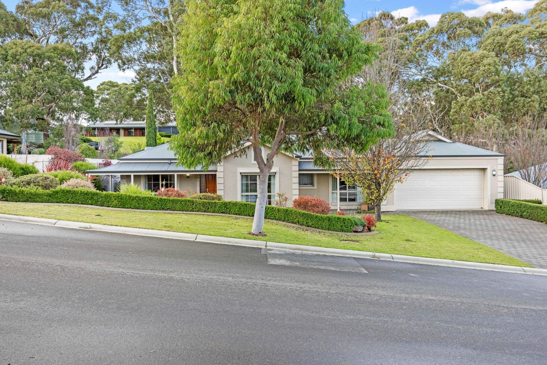 20 Hillcrest Court, Littlehampton Adcock Real Estate