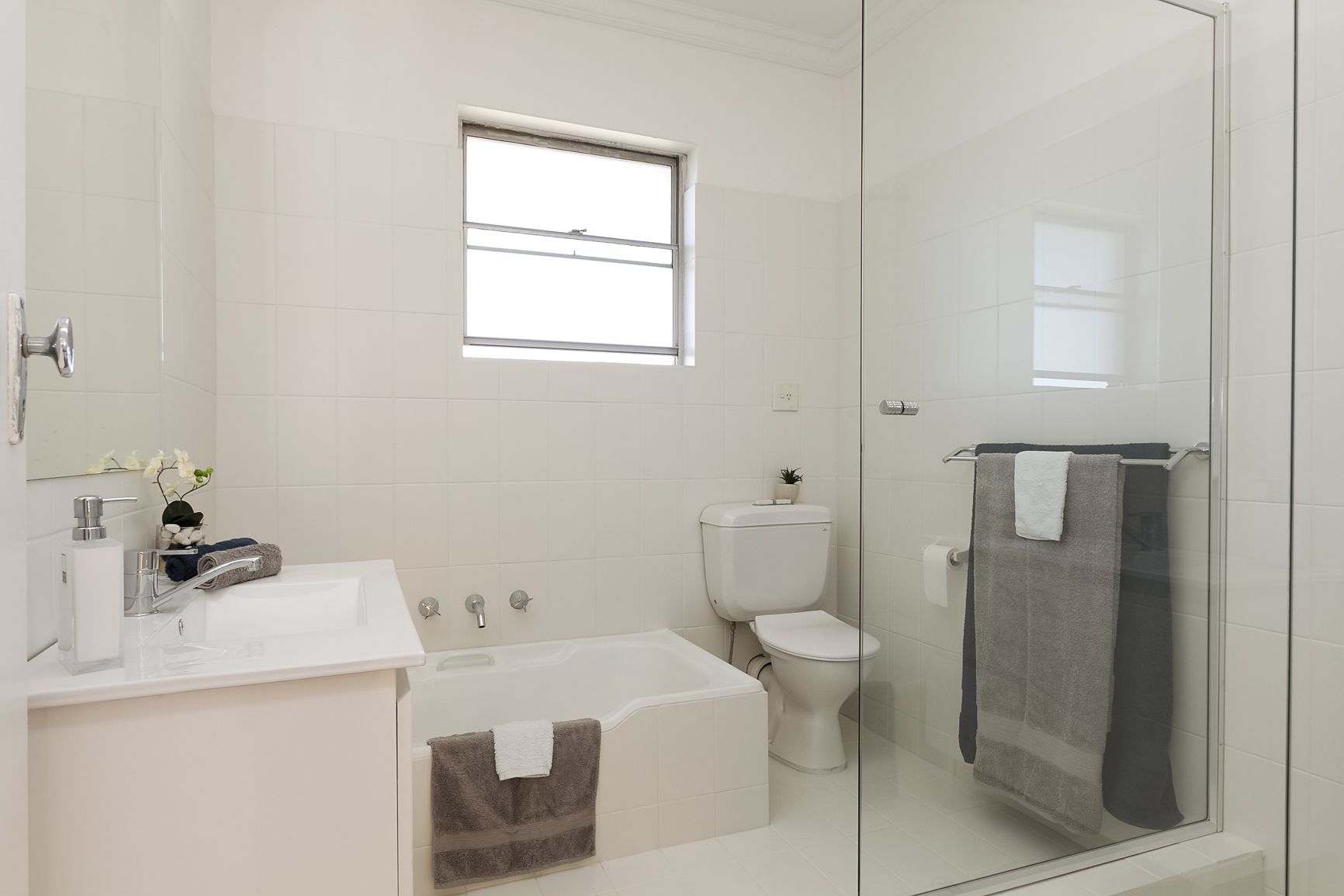 Real Estate For Lease 29 Pine Avenue Brookvale , NSW