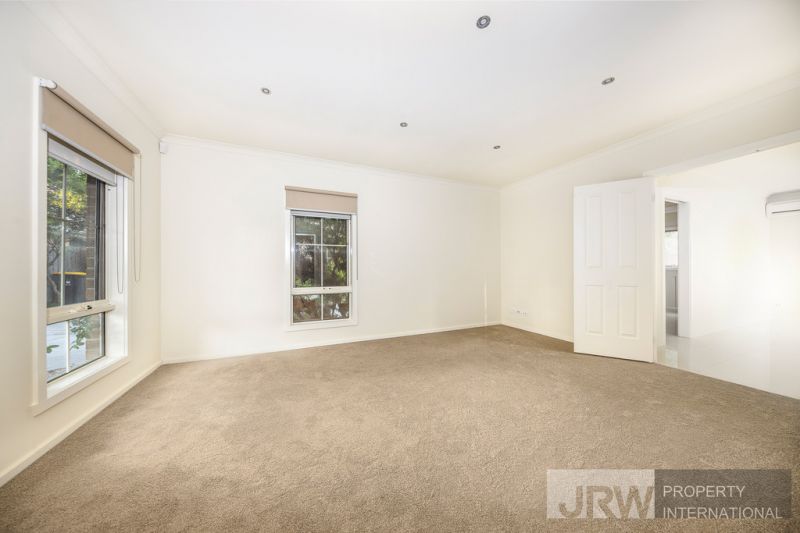 2/6 Forest Court, GLEN WAVERLEY JRW Property International