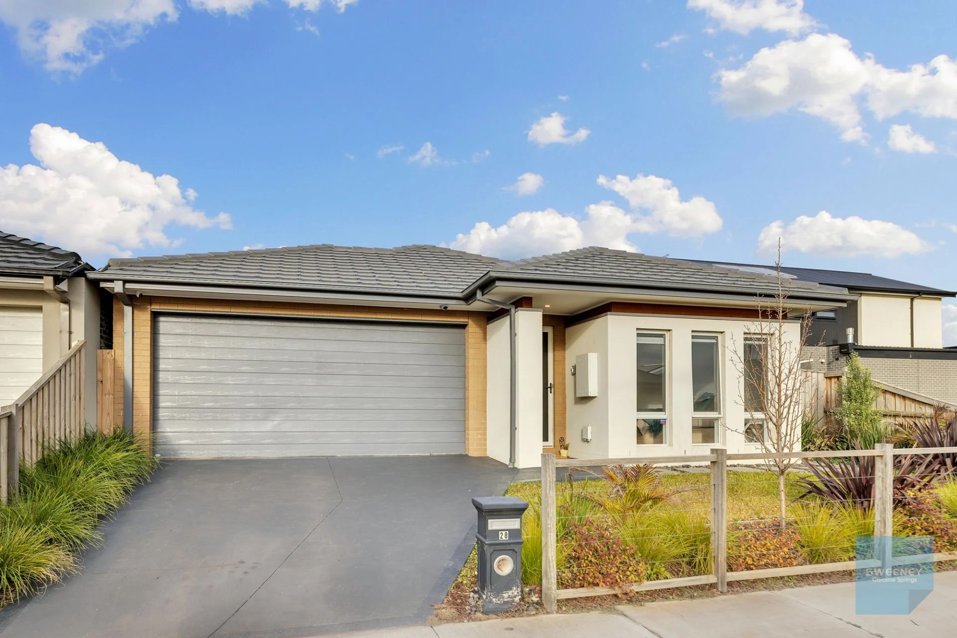 28 Clover Drive, ROCKBANK Sweeney Estate Agents