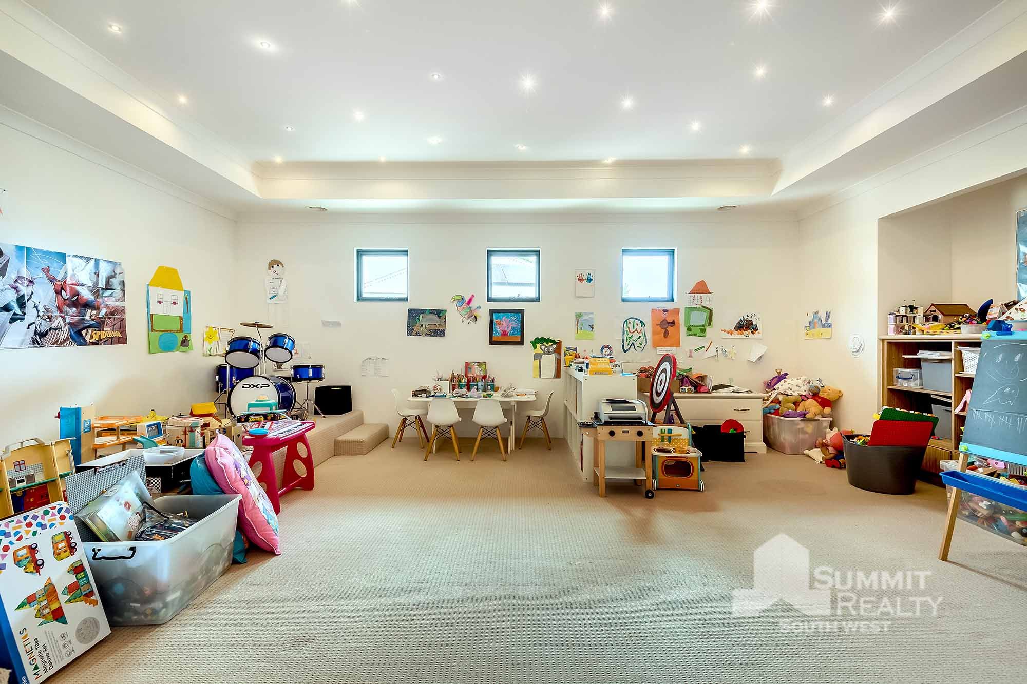 Real Estate For Sale 17 Gascoyne Circle Millbridge , WA