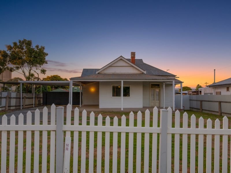 Real Estate For Sale 285 Honour Avenue Corowa , NSW