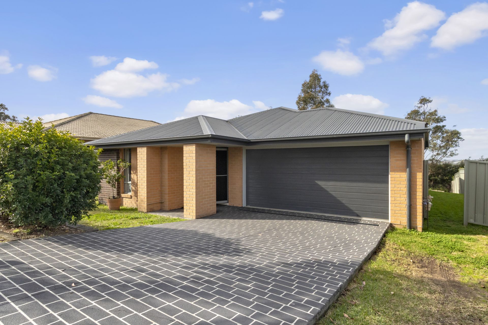 Real Estate For Lease 10 Portabello Crescent Thornton , NSW