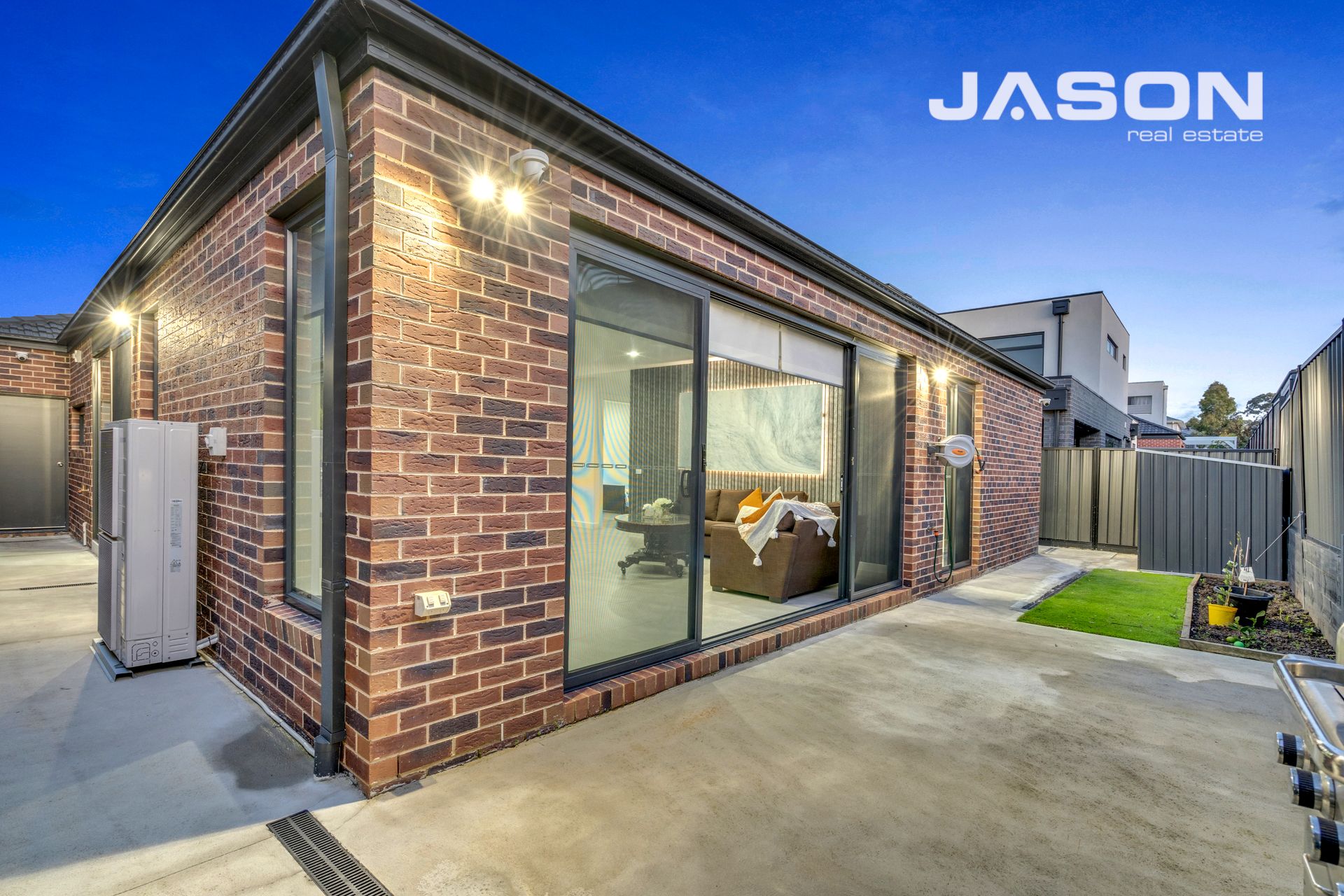 33 Crestwood Road, Greenvale Jason Real Estate