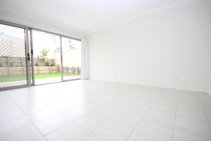 Real Estate For Lease 10 Dahlia Avenue Hamlyn Terrace , NSW