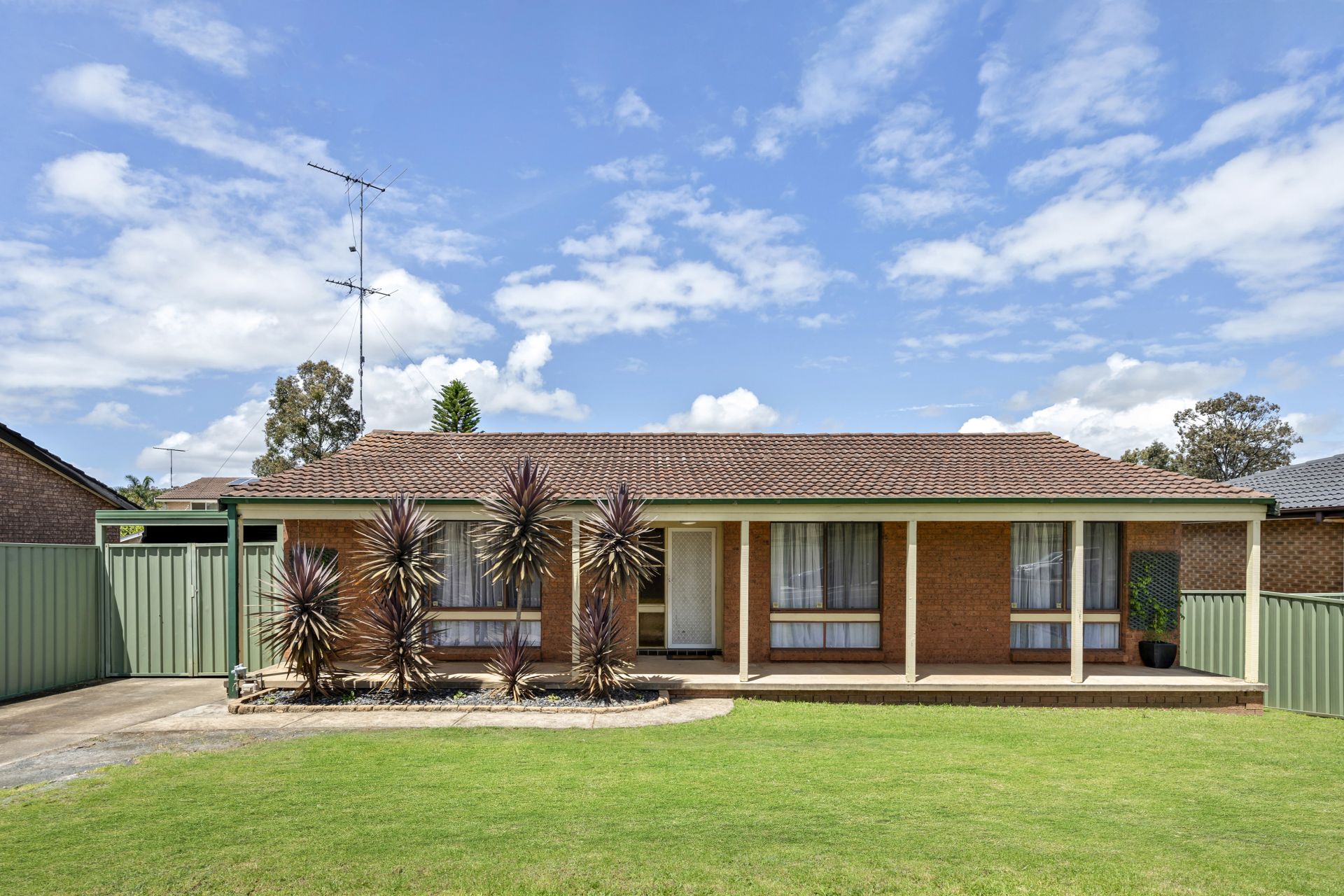 Real Estate For Sale 21 Woodland Road St Helens Park , NSW