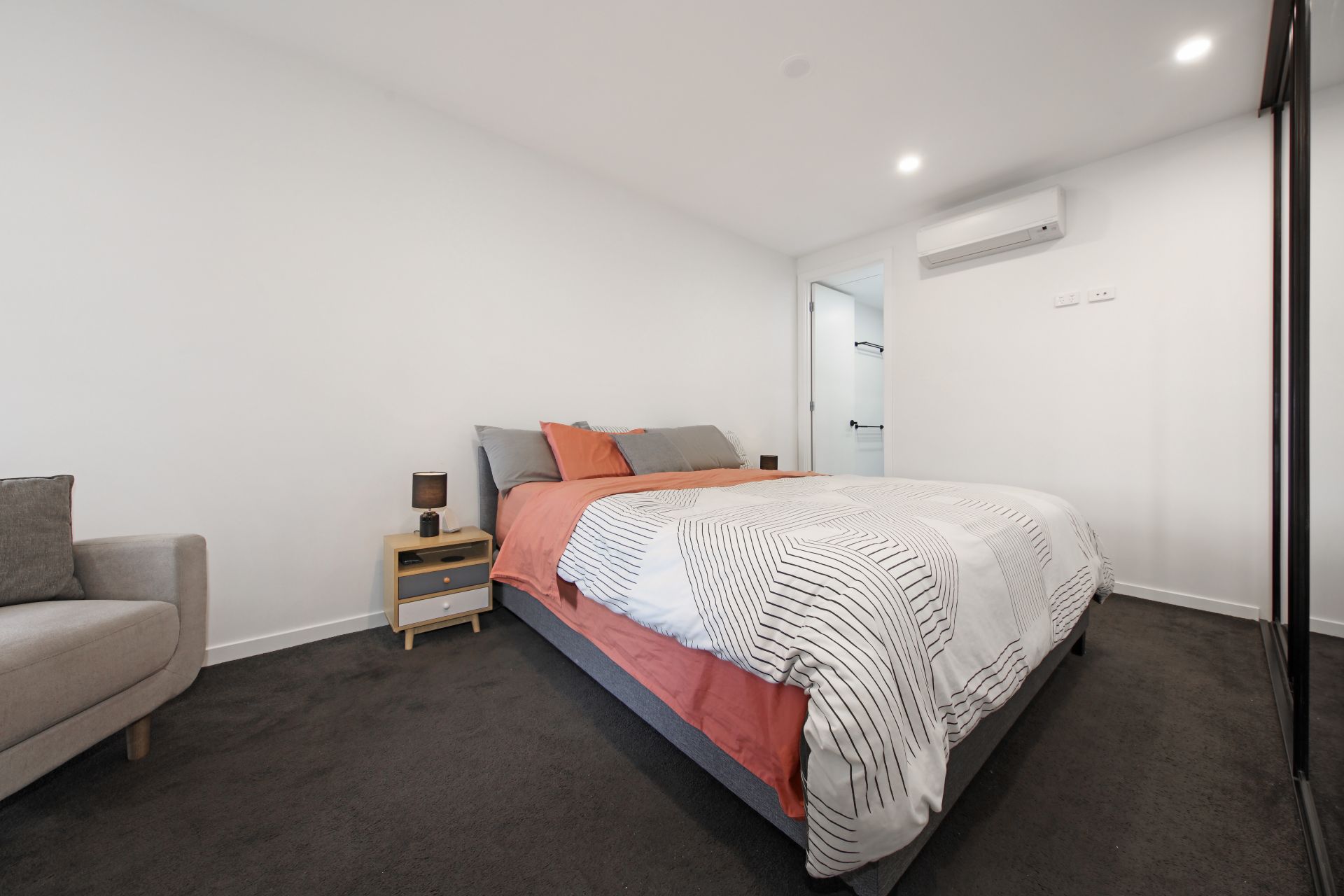 202/215 Chesterville Road, Moorabbin OBrien Real Estate