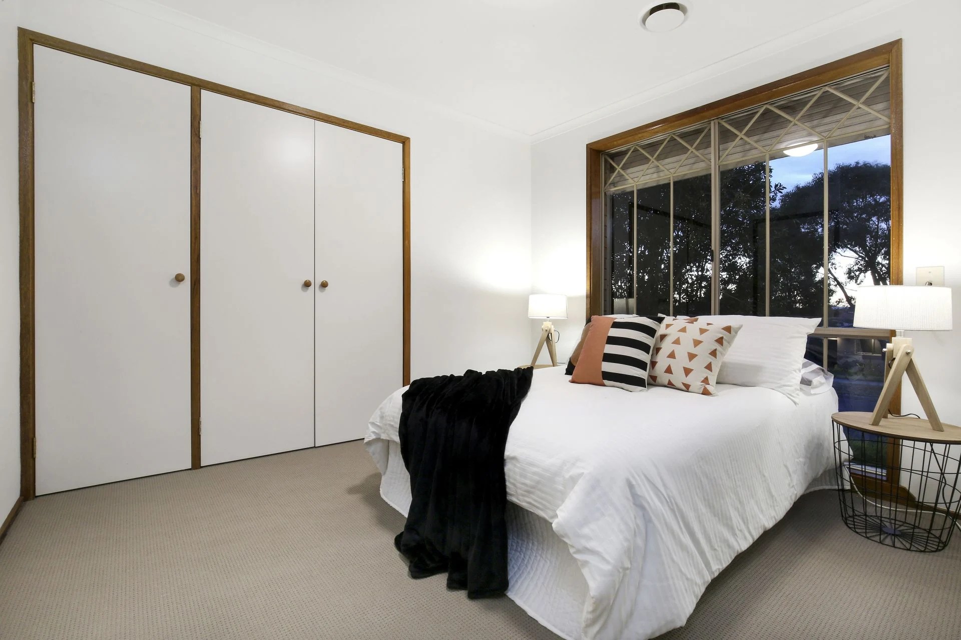 Real Estate For Sale 28 Bowman Drive Mill Park , VIC