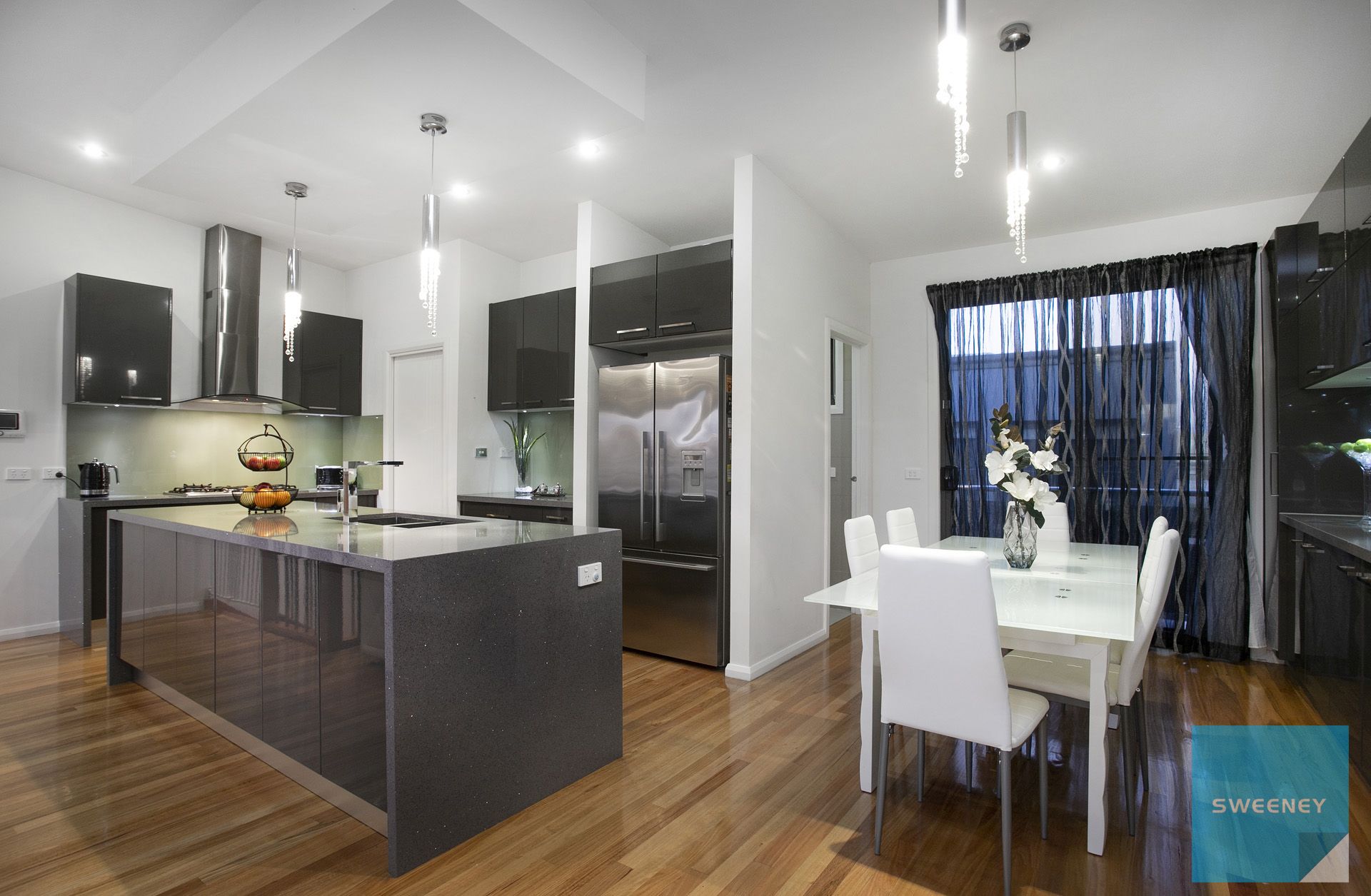 5 Caravel Lane, CAROLINE SPRINGS Sweeney Estate Agents