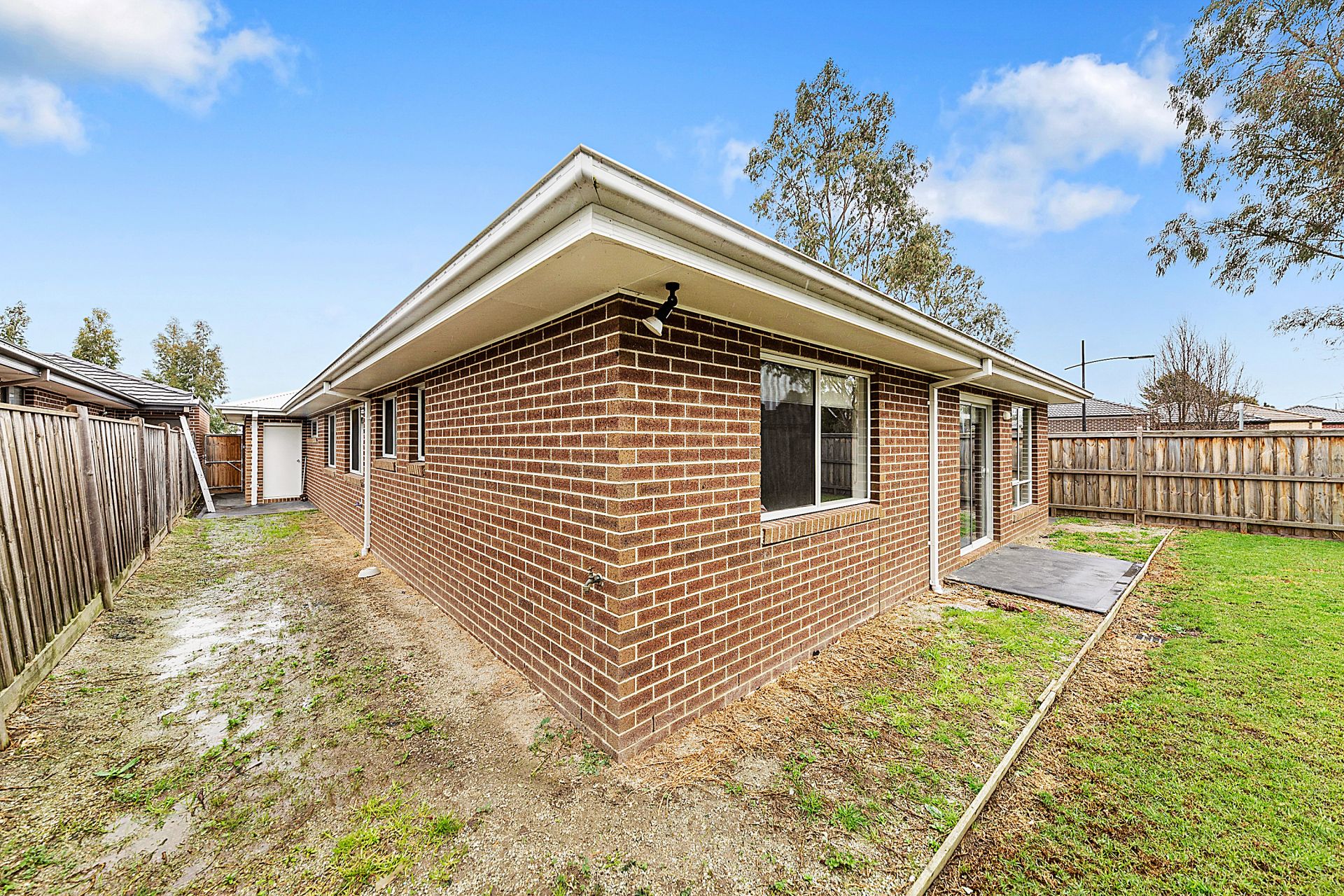 8 Peridot Avenue, Officer OBrien Real Estate