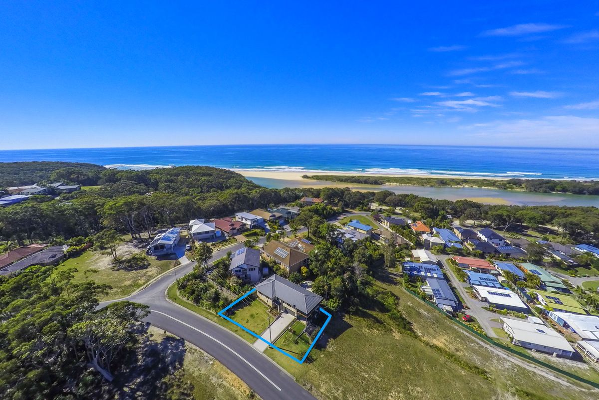 Real Estate For Sale 1a Regatta Drive Valla Beach , NSW