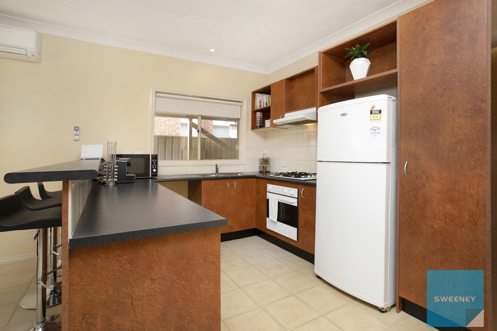 8 Millstream Way, CAROLINE SPRINGS Sweeney Estate Agents