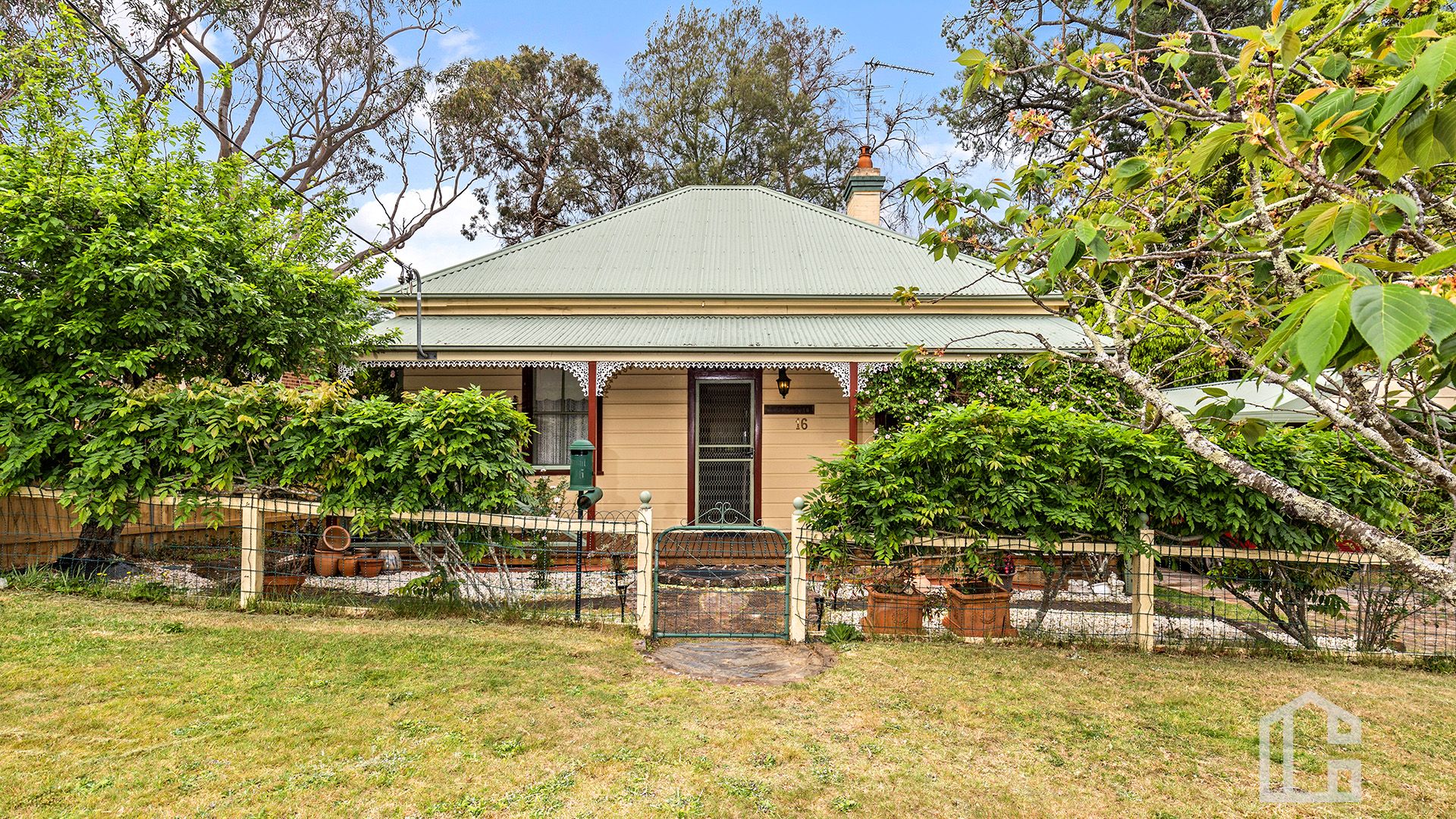 16 Addington Road, Hazelbrook Chapman Real Estate