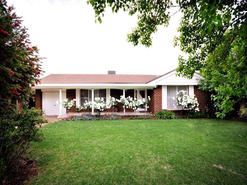 3 Hazelwood Drive, DUBBO Bob Berry Real Estate