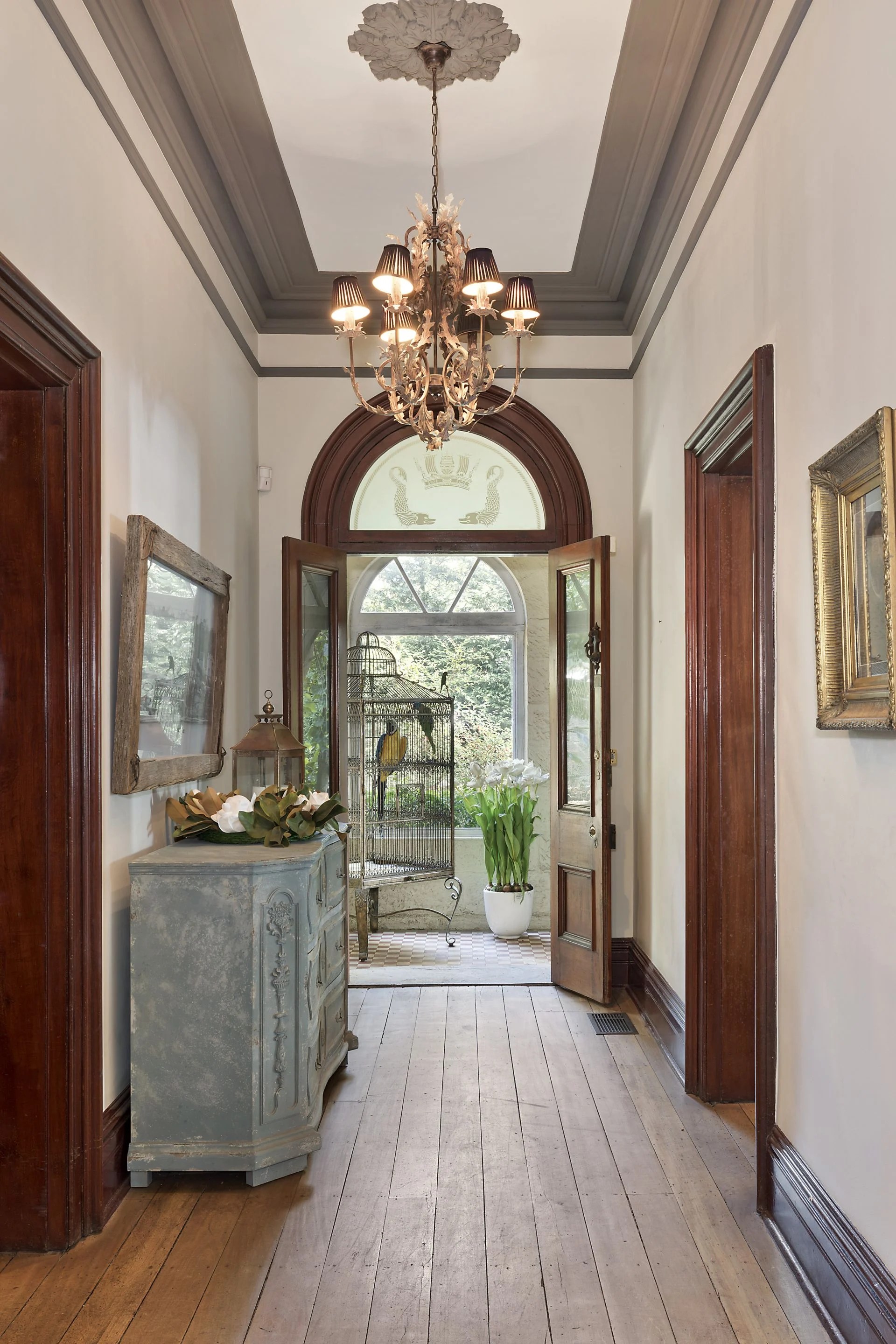 'Tresco' historic, lovingly preserved waterfront estate a luxury home