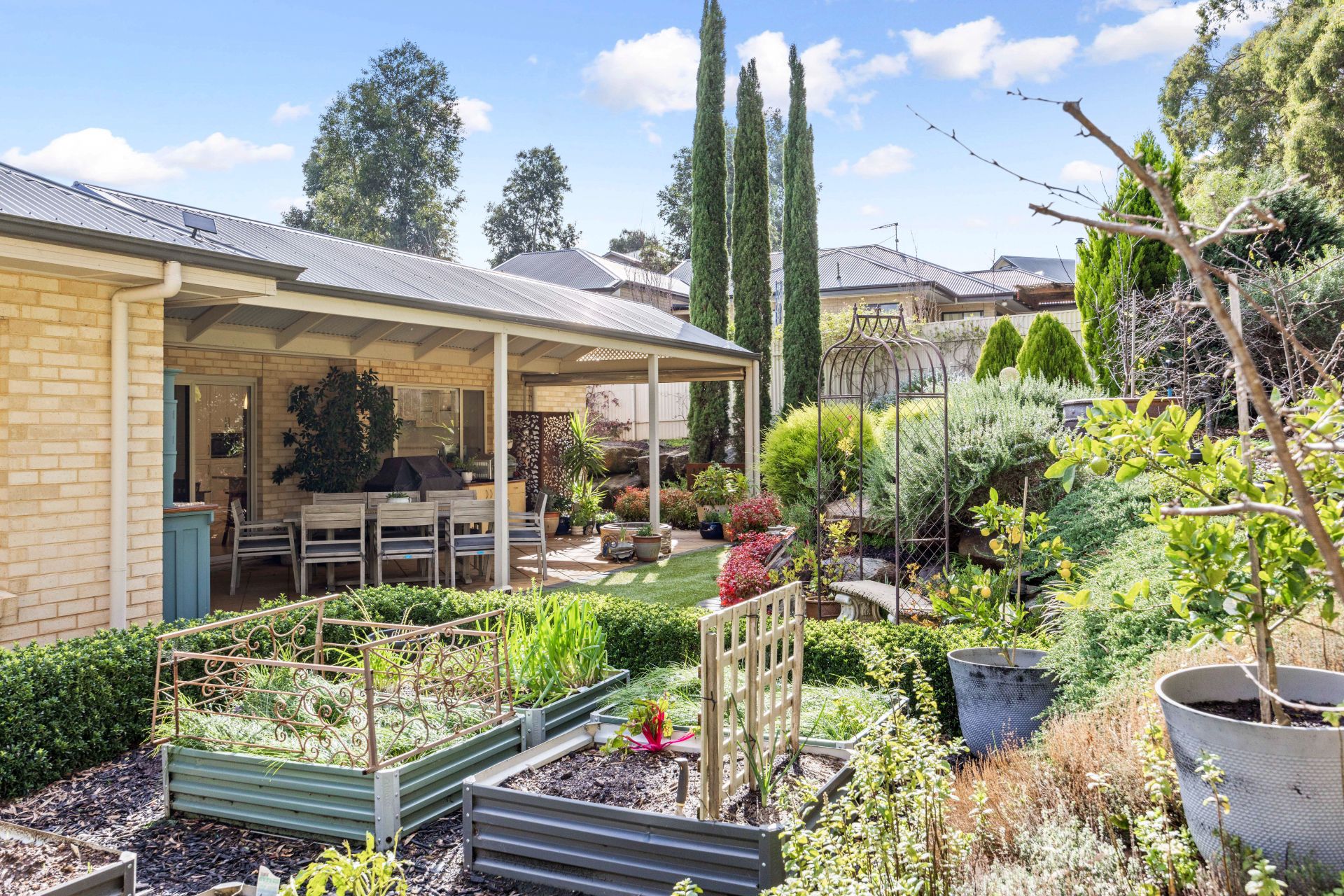 20 Hillcrest Court, Littlehampton Adcock Real Estate